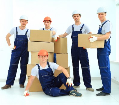 Local office moving team handling access challenges in Upper Clapton