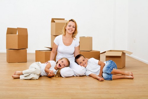 Local movers planning access and parking for an Upper Clapton home relocation